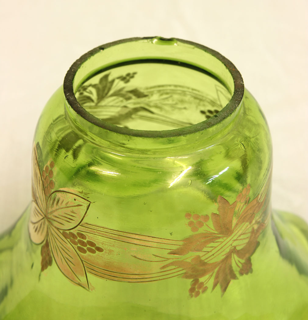 11693r7 Antique Peg Oil Lamp Green Shade & Font,