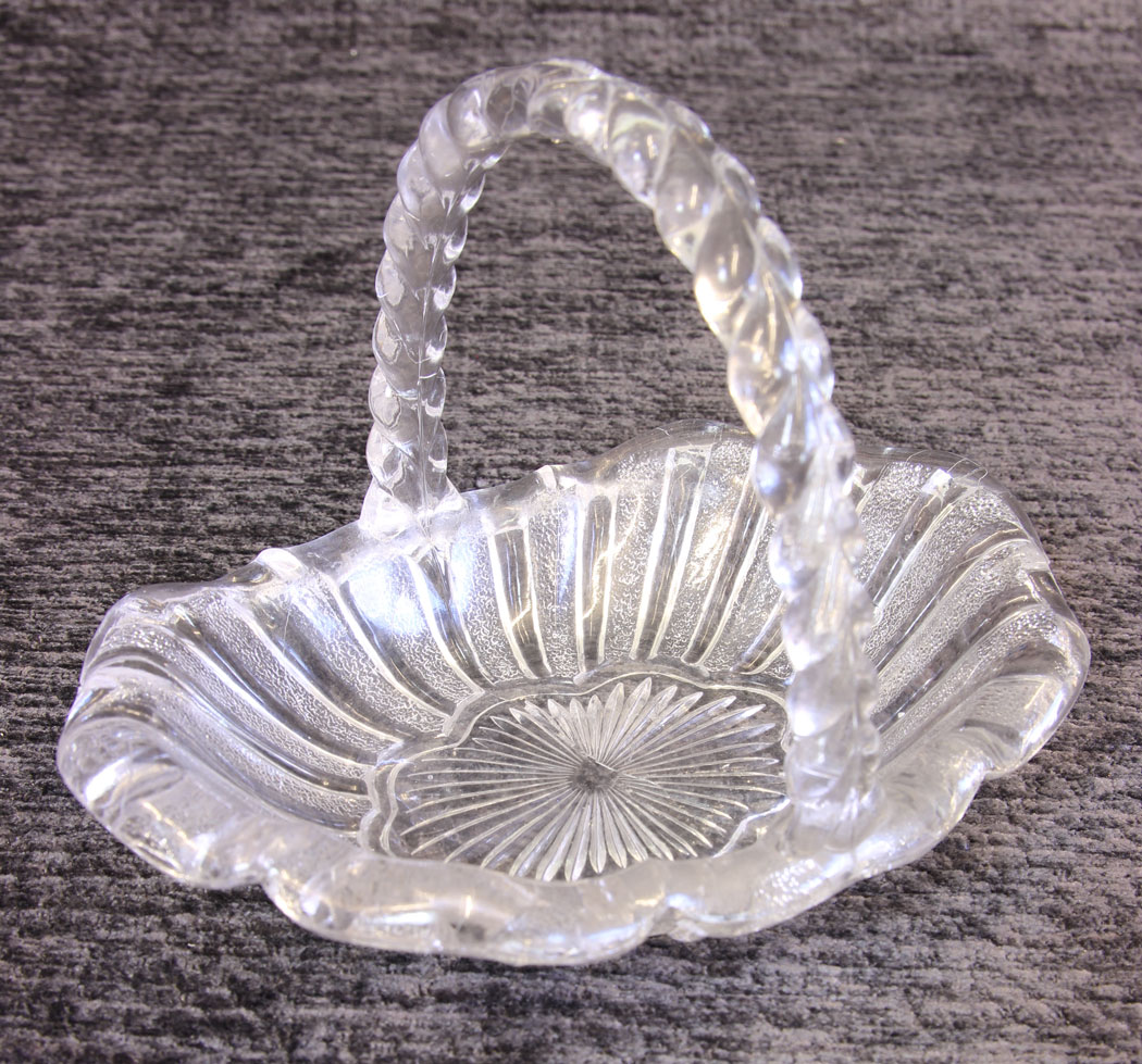 11699r4 Antique Victorian Decorative Shaped Pressed Glass Basket,