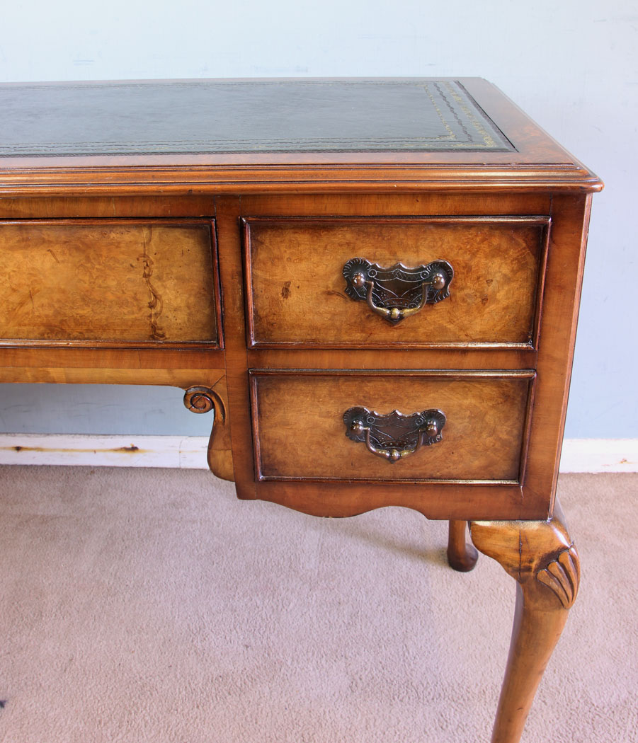 11748r11 Burr Walnut Writing Desk,