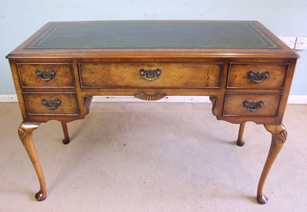 11748r4 Burr Walnut Writing Desk,