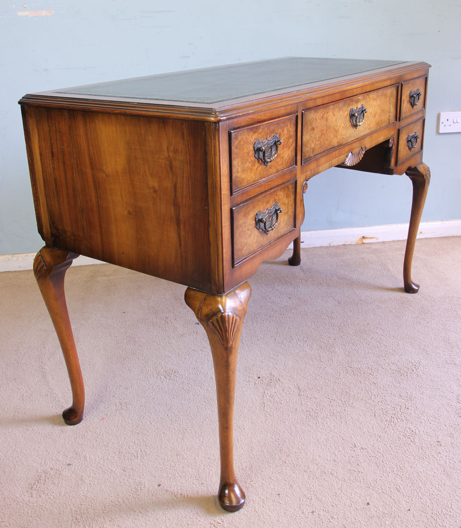 11748r8 Burr Walnut Writing Desk,