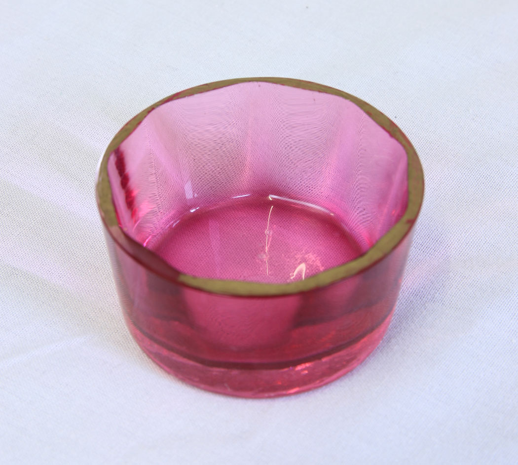 11782r4 Antique Cranberry Glass Salt,