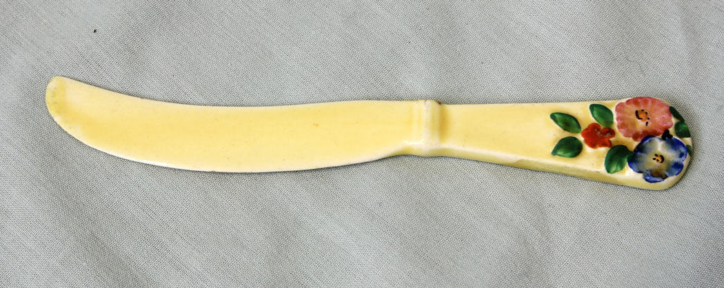 11789r4 Vintage Crown Devon Butter Dish & Knife,
