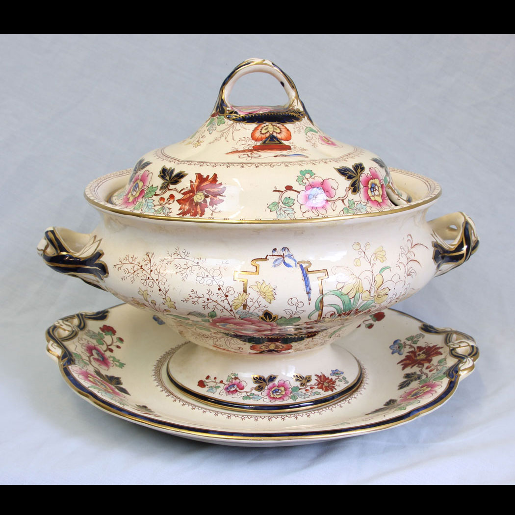 11796r01-Antique-Masons-Large-19th-Century-Soup-Tureen,- Antique Masons Large 19th Century Soup Tureen