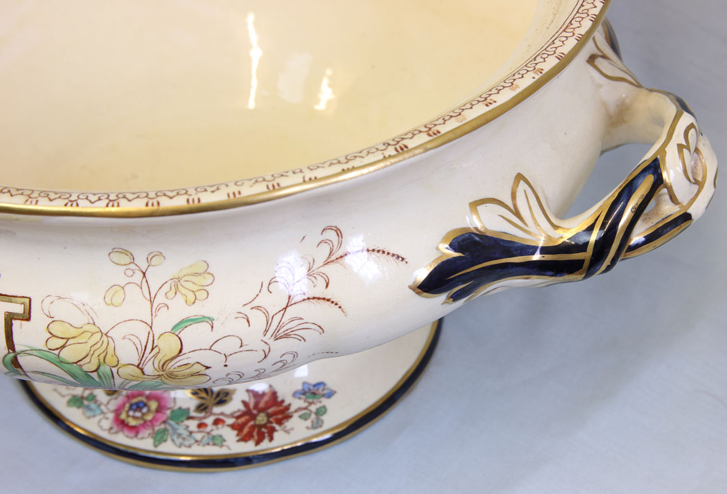 11796r8 Antique Masons Large 19th Century Soup Tureen,