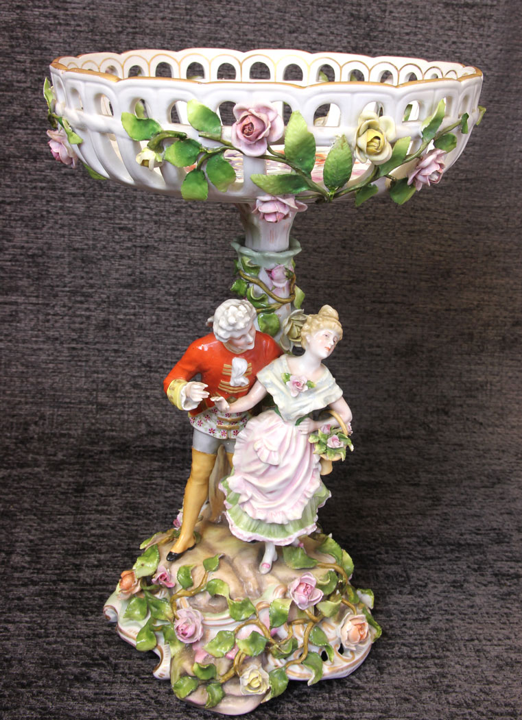 11802r1 Large German Porcelain Meissen Style Plaue Centrepiece,