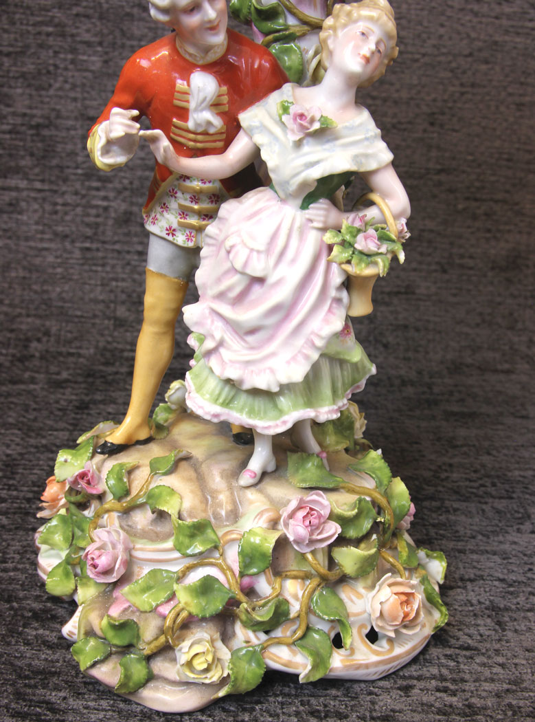 11802r6 Large German Porcelain Meissen Style Plaue Centrepiece,
