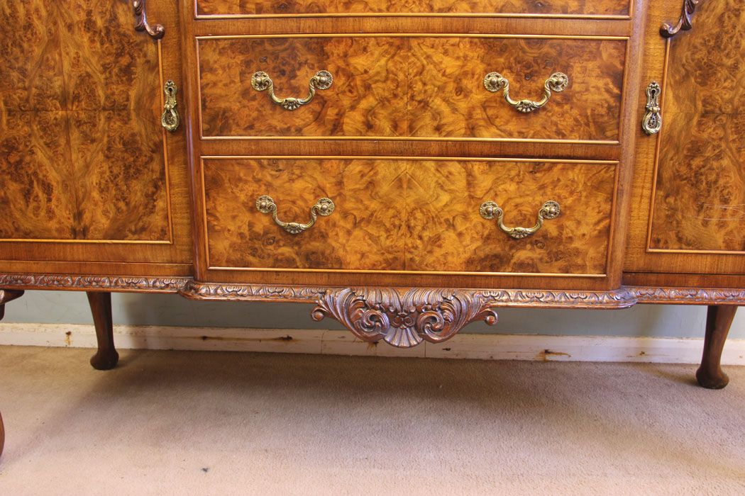 11870r10 Burr Walnut Sideboard Server,