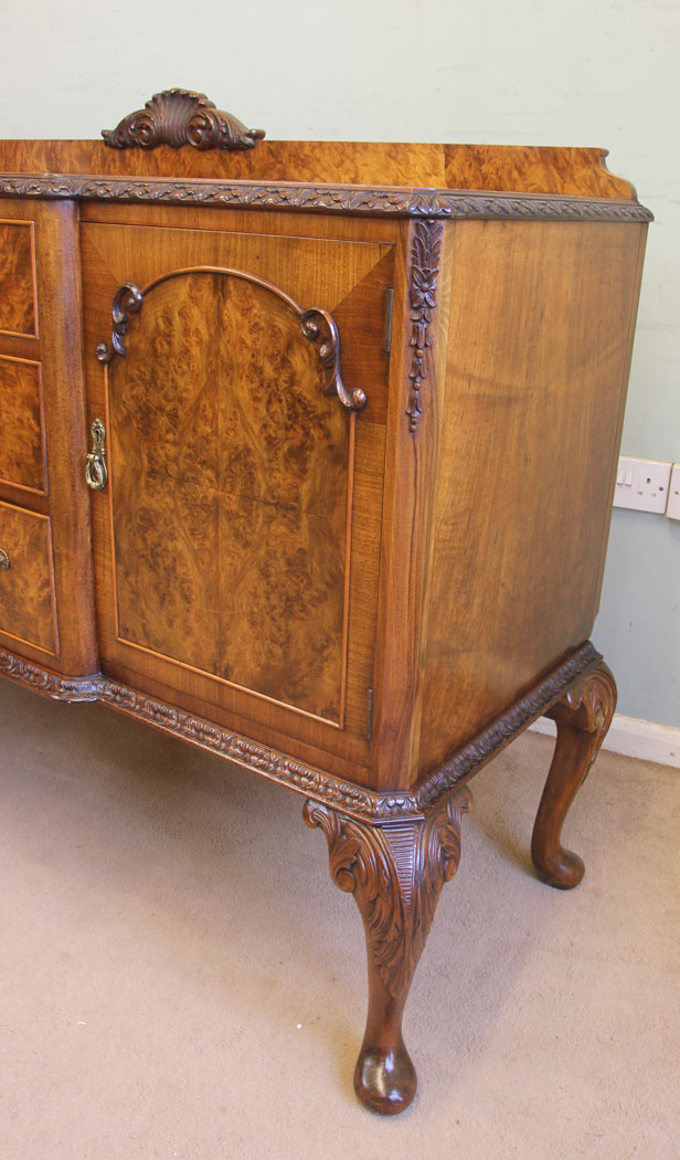 11870r3 Burr Walnut Sideboard Server,