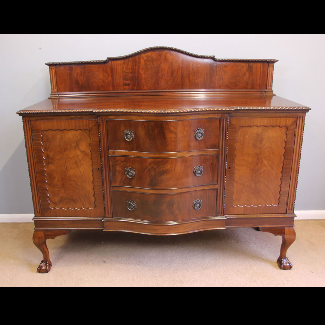 11888r01 Antique Serpentine Front Mahogany Sideboard, Antique Serpentine Front Mahogany Sideboard