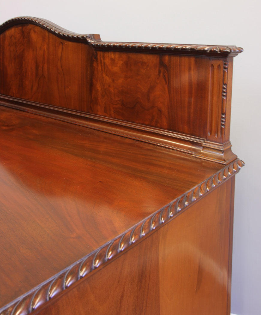 11888r10 Antique Serpentine Front Mahogany Sideboard,