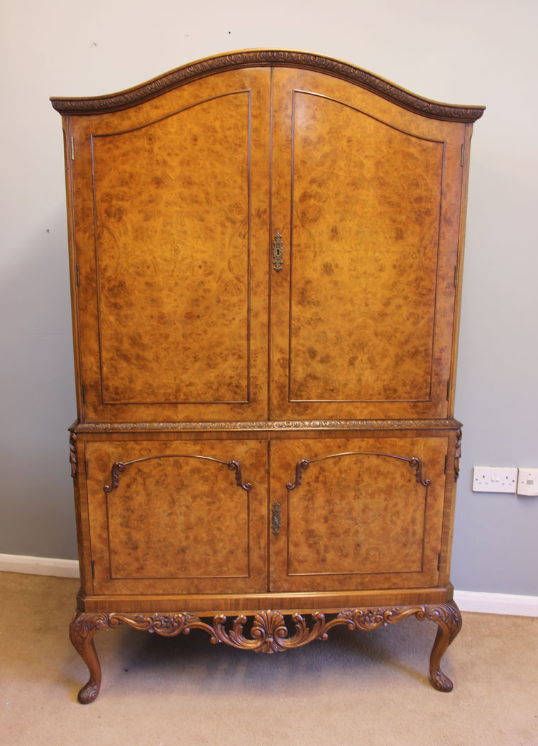 11889r03 Antique Burr Walnut Cocktail Drinks Cabinet,