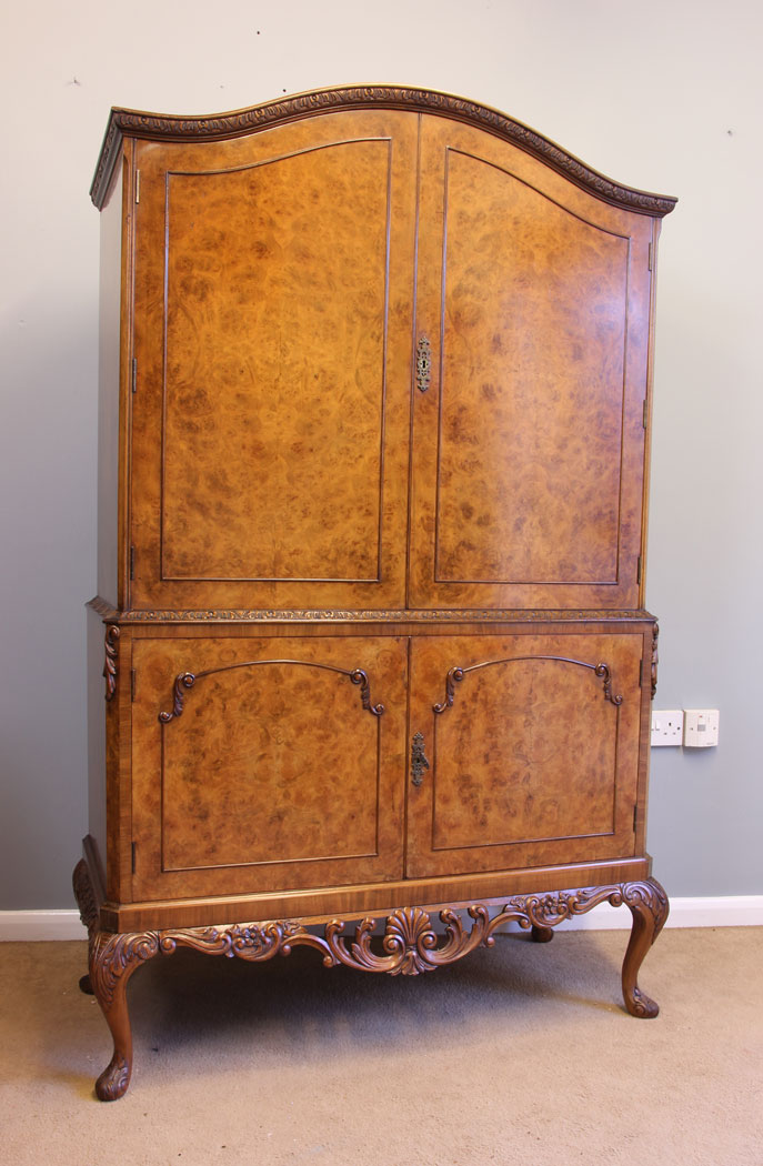 11889r14 Antique Burr Walnut Cocktail Drinks Cabinet,