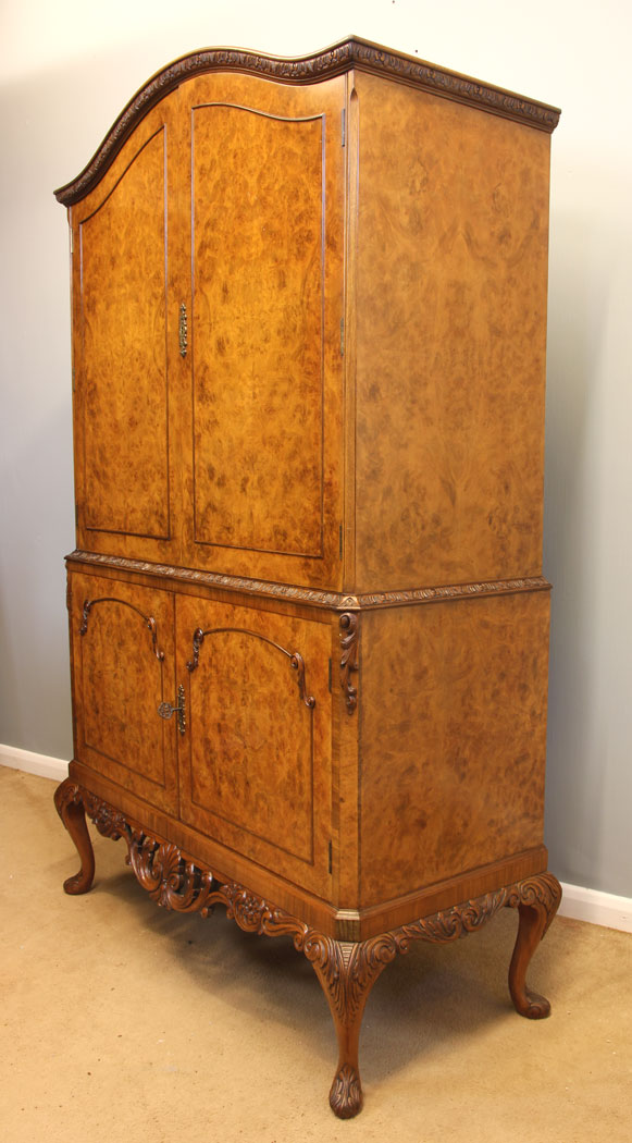11889r3 Antique Burr Walnut Cocktail Drinks Cabinet,