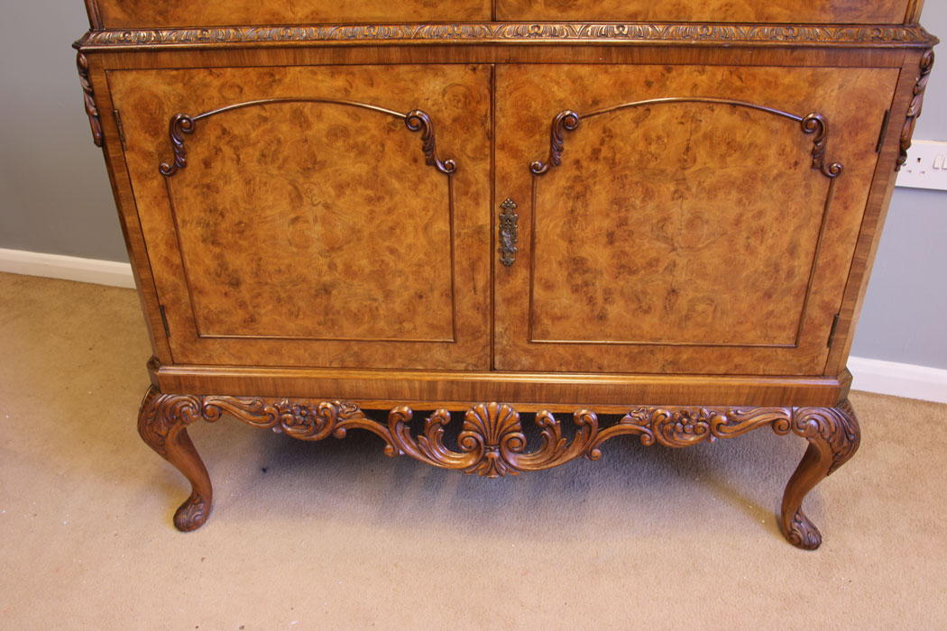 11889r5 Antique Burr Walnut Cocktail Drinks Cabinet,