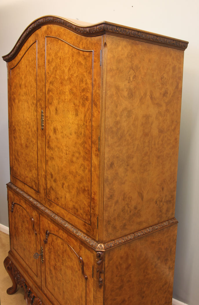 11889r6 Antique Burr Walnut Cocktail Drinks Cabinet,