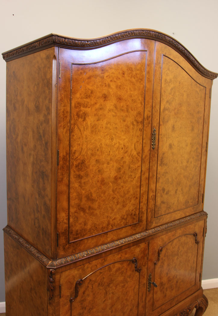 11889r7 Antique Burr Walnut Cocktail Drinks Cabinet,