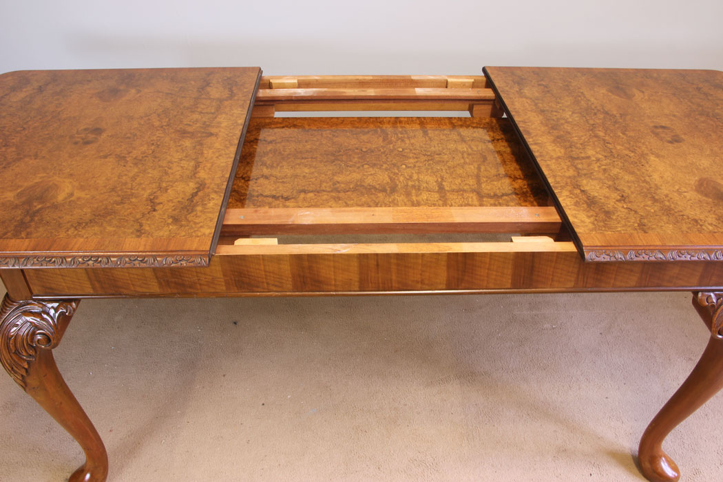 11890r11 Queen Anne Style Burr Walnut Extending Dining Table,