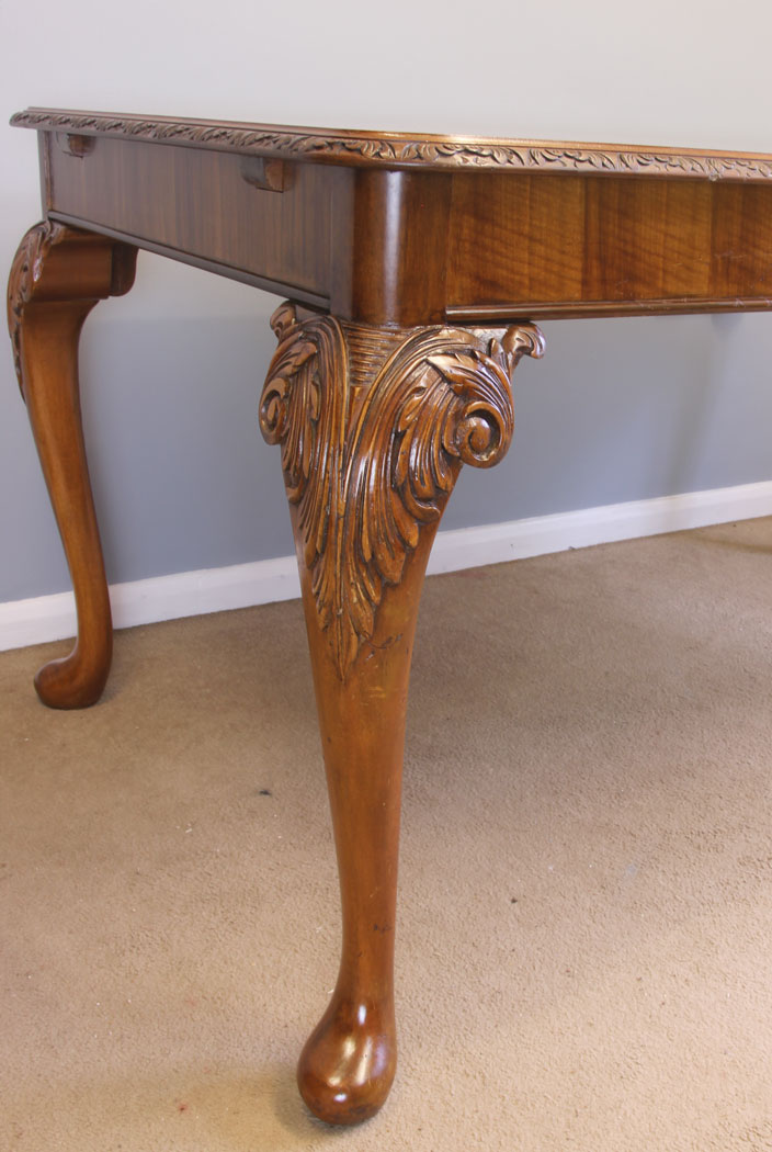 11890r12 Queen Anne Style Burr Walnut Extending Dining Table,