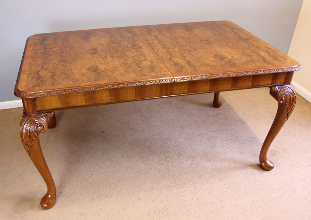 11890r5 Queen Anne Style Burr Walnut Extending Dining Table,