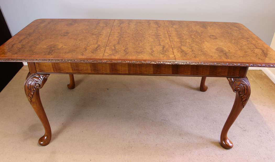 11890r8 Queen Anne Style Burr Walnut Extending Dining Table,