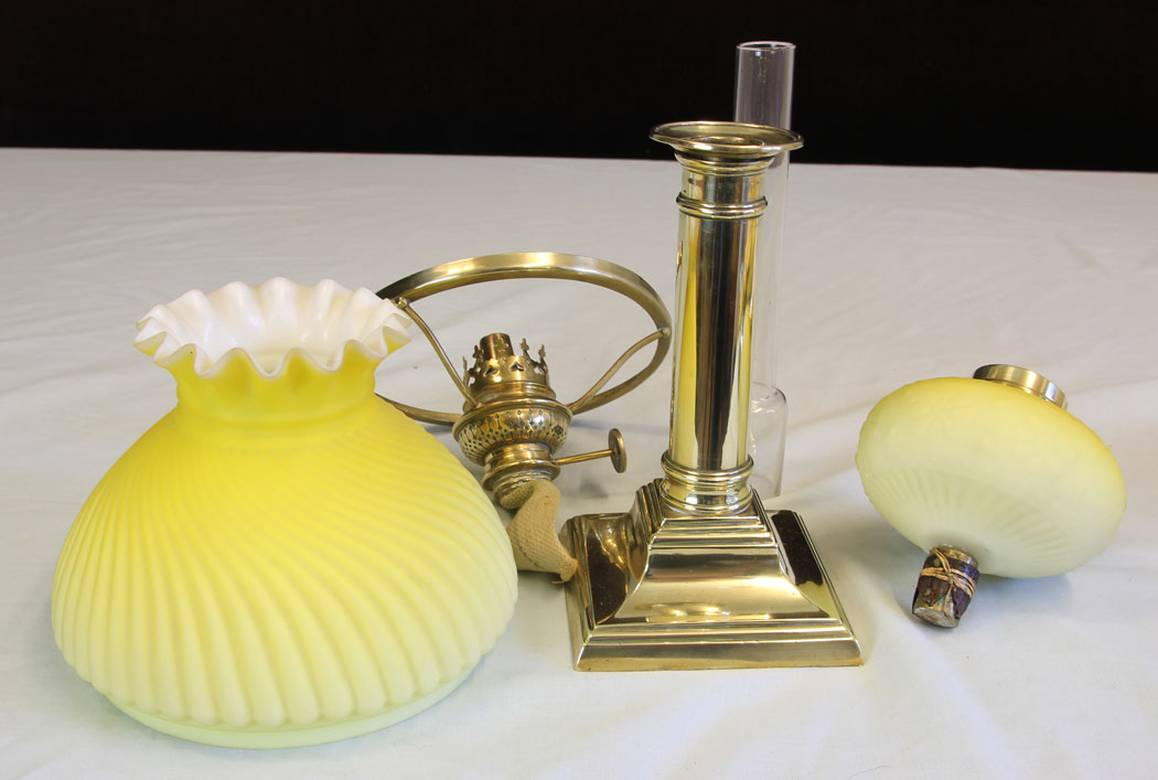 11896r10 Antique Satin Glass Peg Lamp,