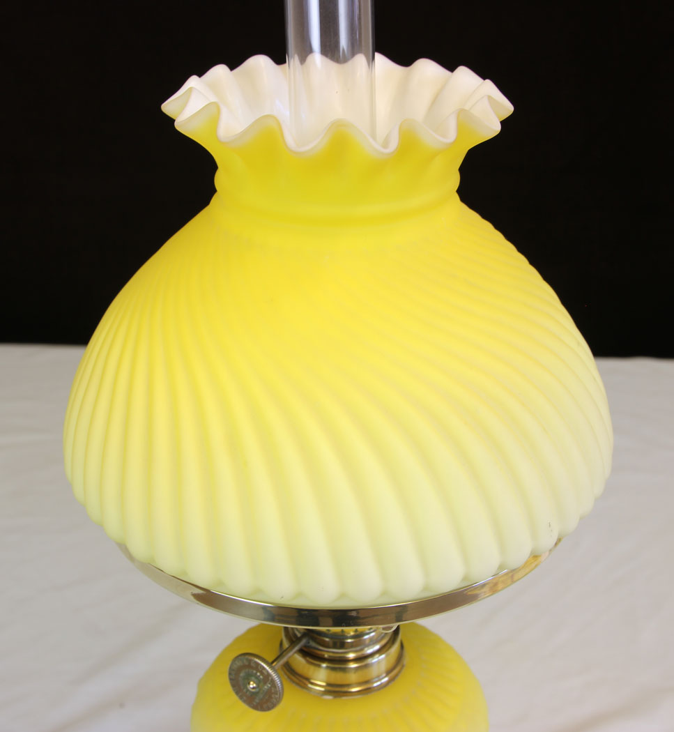 11896r3 Antique Satin Glass Peg Lamp,