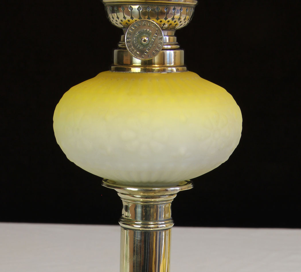 11896r8 Antique Satin Glass Peg Lamp,