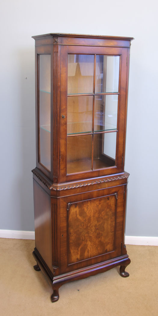 11914r6 Slim Figured Walnut Disply Cabinet,