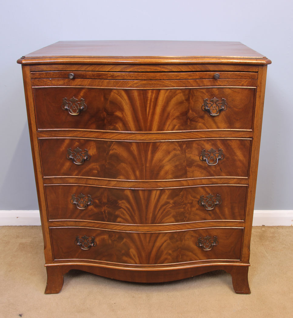 11926r1 Georgian Style Mahogany Serpentine Chest of Drawers,