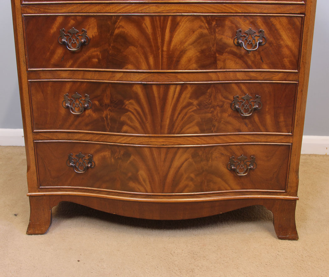 11926r11 Georgian Style Mahogany Serpentine Chest of Drawers,