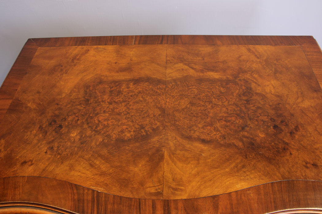 11929r5 Antique Burr Walnut Serpentine Chest Drawers,