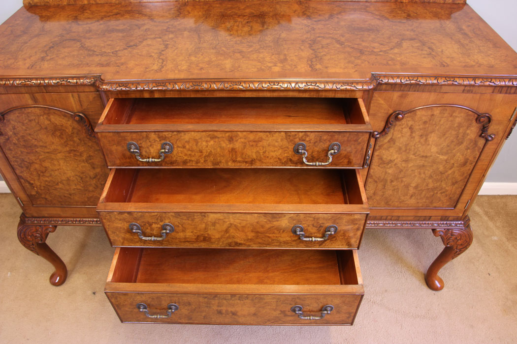 11943r14 Quality Queen Anne Style Burr Walnut Sideboard Server,