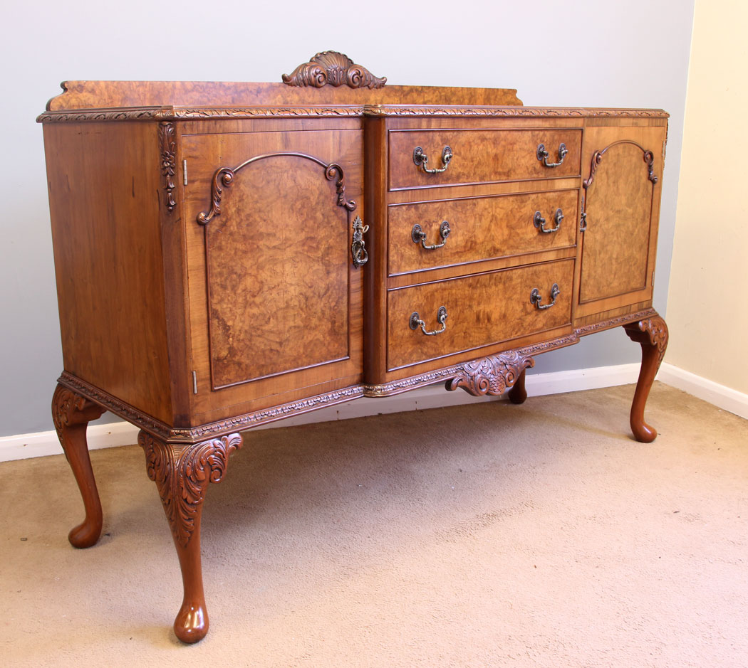 11943r2 Quality Queen Anne Style Burr Walnut Sideboard Server,