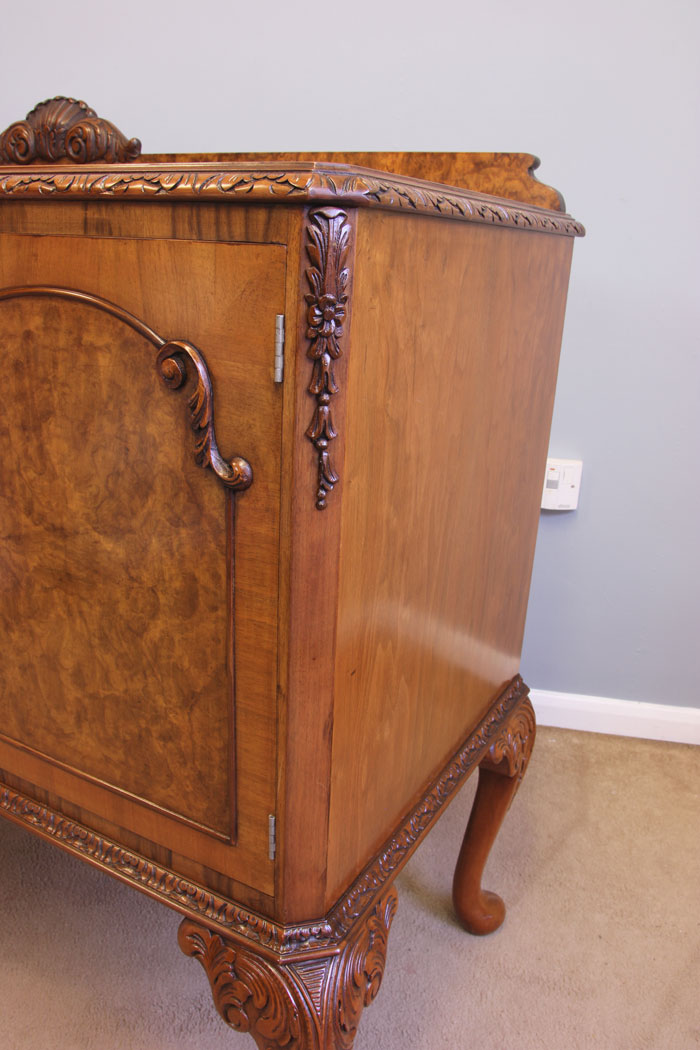 11943r4 Quality Queen Anne Style Burr Walnut Sideboard Server,