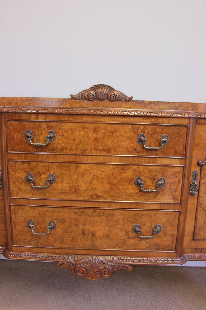 11943r5 Quality Queen Anne Style Burr Walnut Sideboard Server,