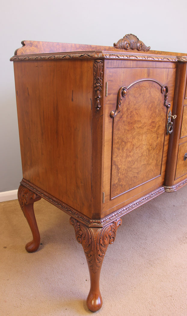 11943r8 Quality Queen Anne Style Burr Walnut Sideboard Server,