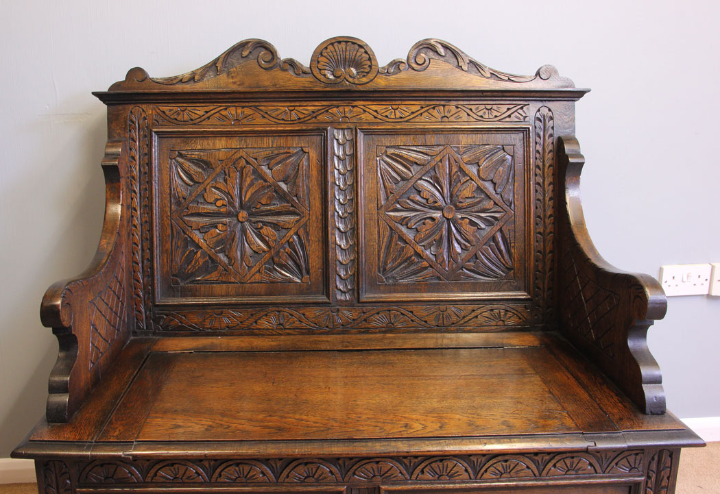 11948r10 Antique Oak Settle,