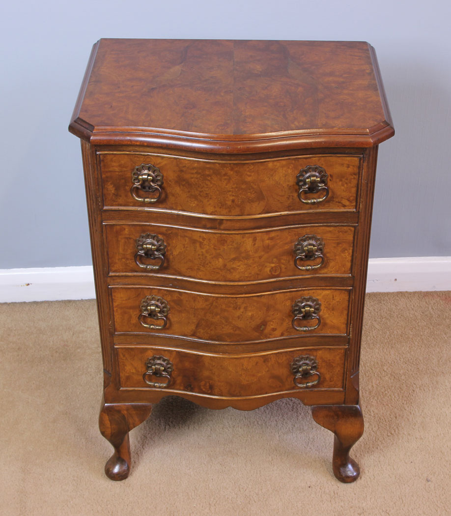11950r2 Small Burr Walnut Chest Drawers,