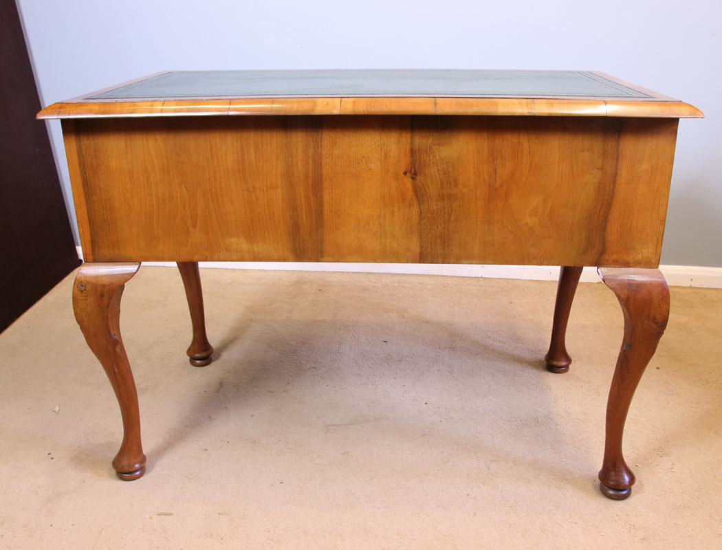 11982r5 Antique Burr Walnut Leather Top Writing Desk,