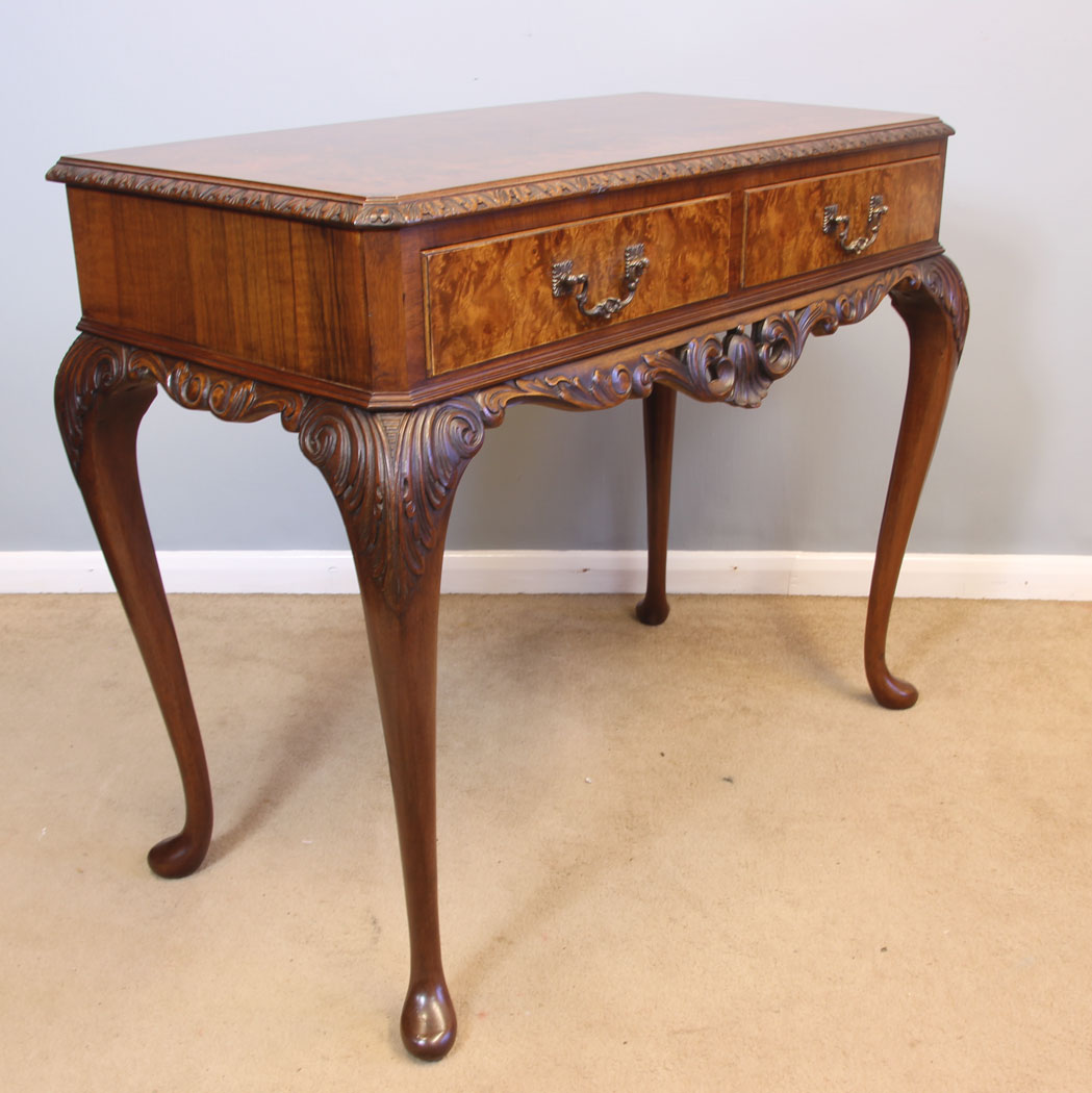 11988r7 Antique Burr Walnut Side Table,