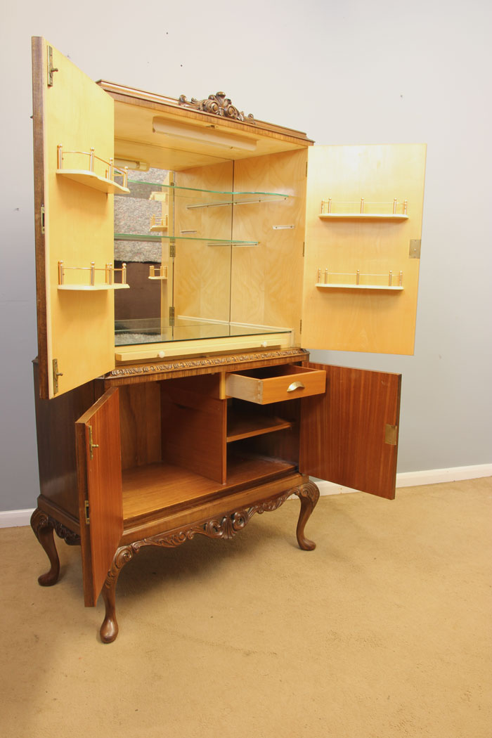 11996r4 Queen Anne Style Burr Walnut Cocktail Drinks Cabinet,