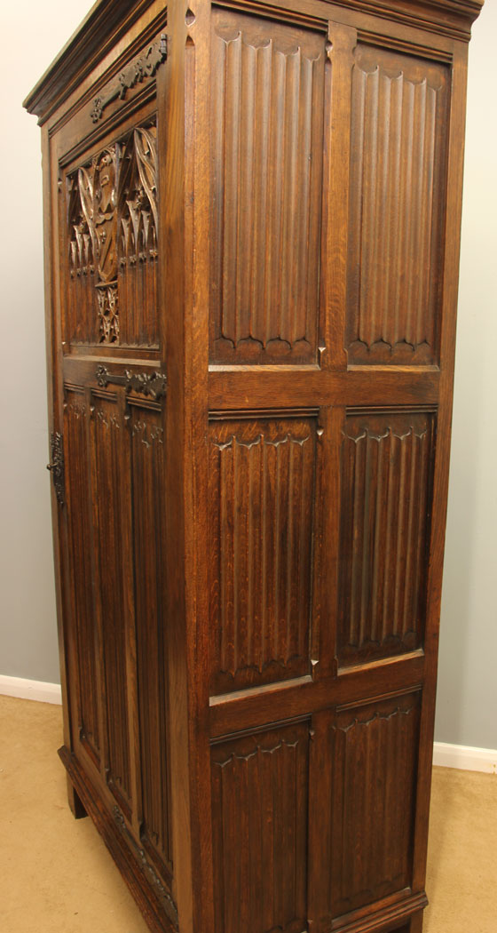 11999r12 Antique Carved Oak Hall Robe ,