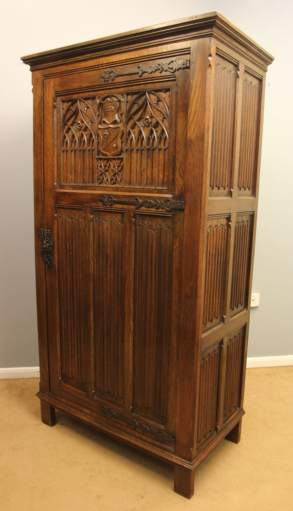 11999r2 Antique Carved Oak Hall Robe ,