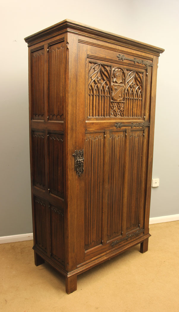 11999r9 Antique Carved Oak Hall Robe ,