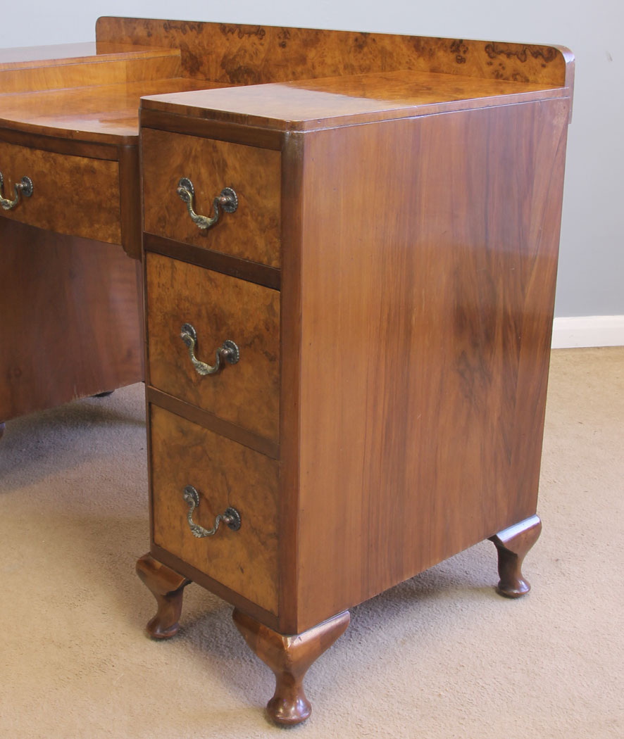 12005r11 Antique Burr Walnut Dressing Table,