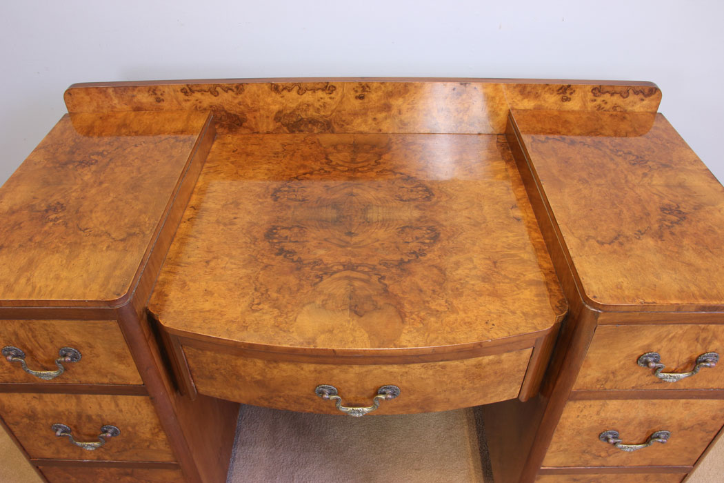 12005r5 Antique Burr Walnut Dressing Table,