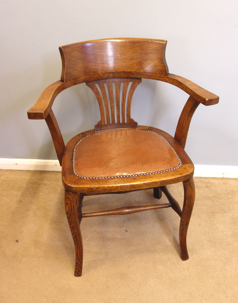 12007r3 Antique Oak Desk Chair,