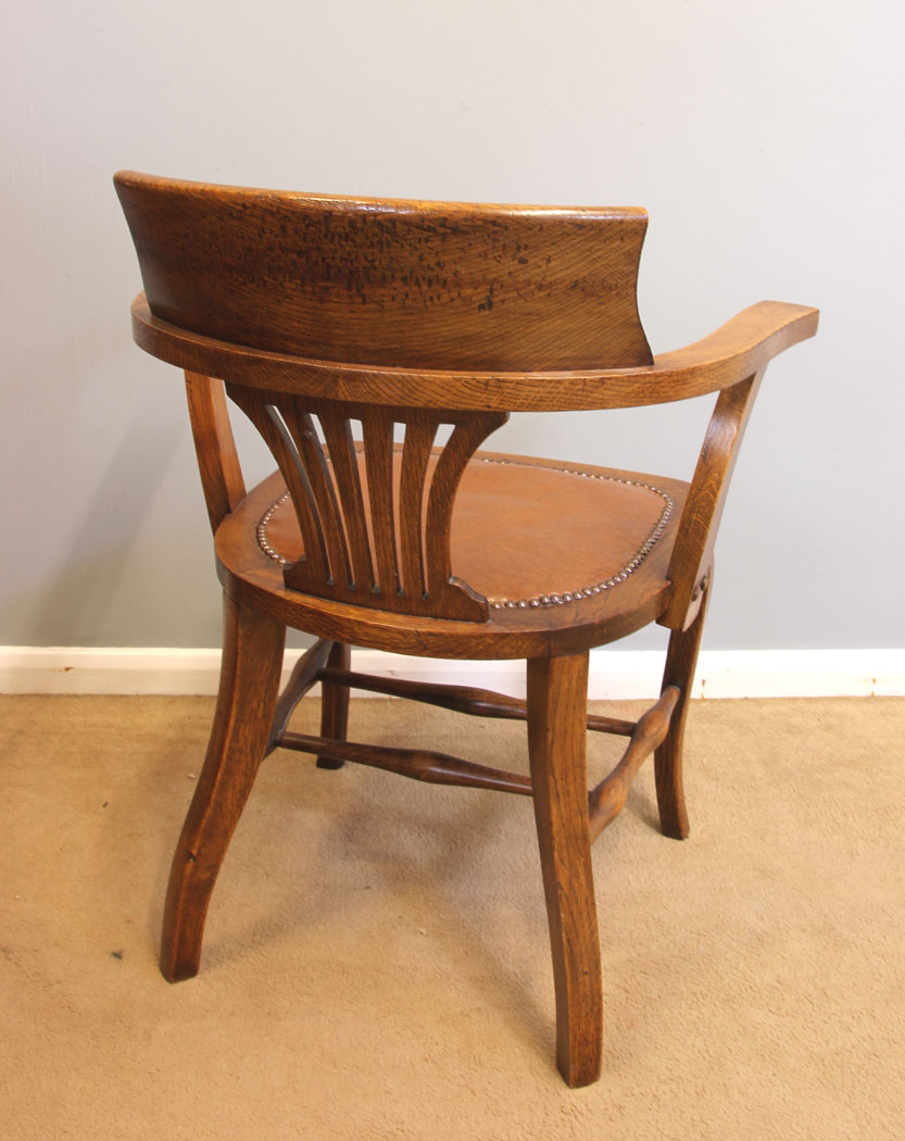 12007r7 Antique Oak Desk Chair,