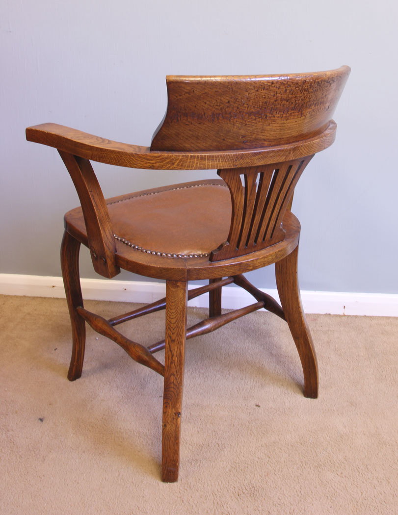 12007r8 Antique Oak Desk Chair,